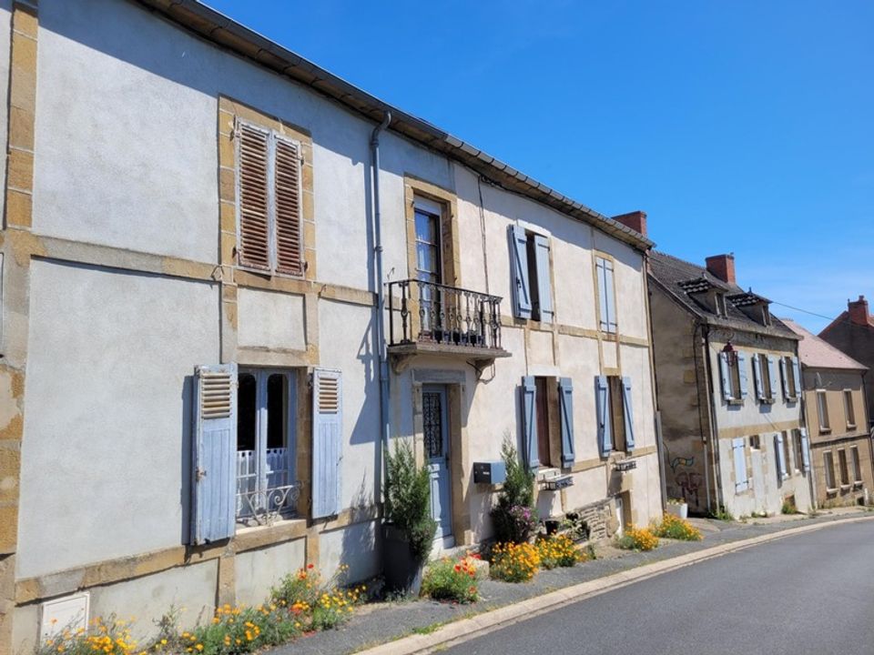 Landsbyhus i Buxières-les-Mines, Allier - bilde 1