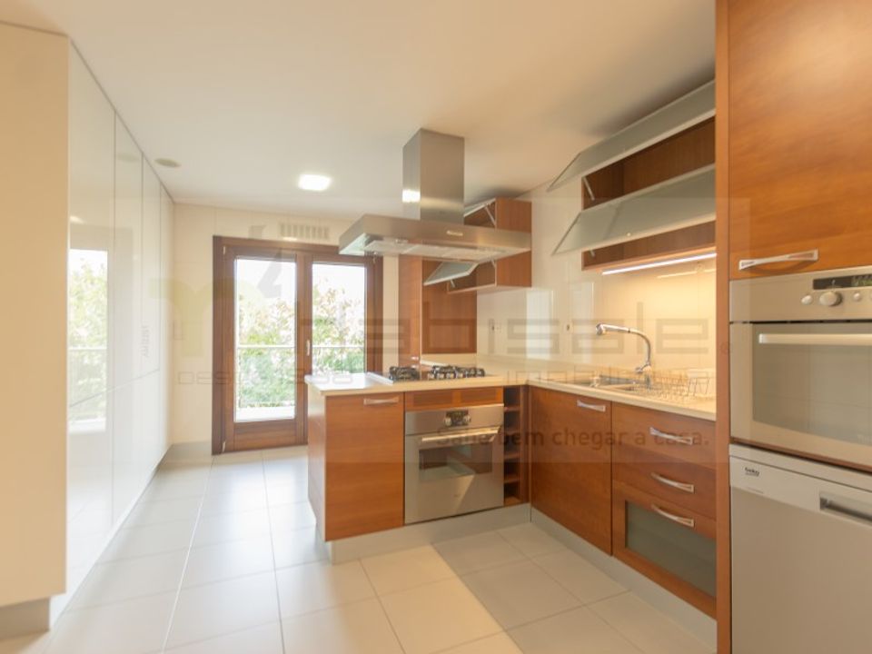 Apartment in Odivelas, Lisbon - photo 1
