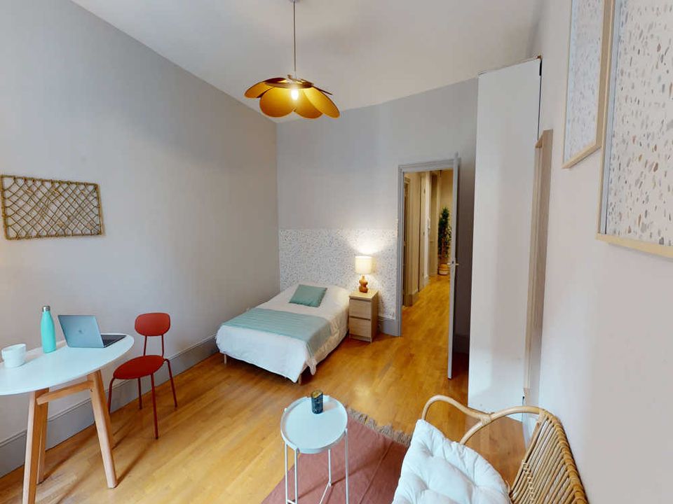Apartment in Lyon, Rhone - photo 2