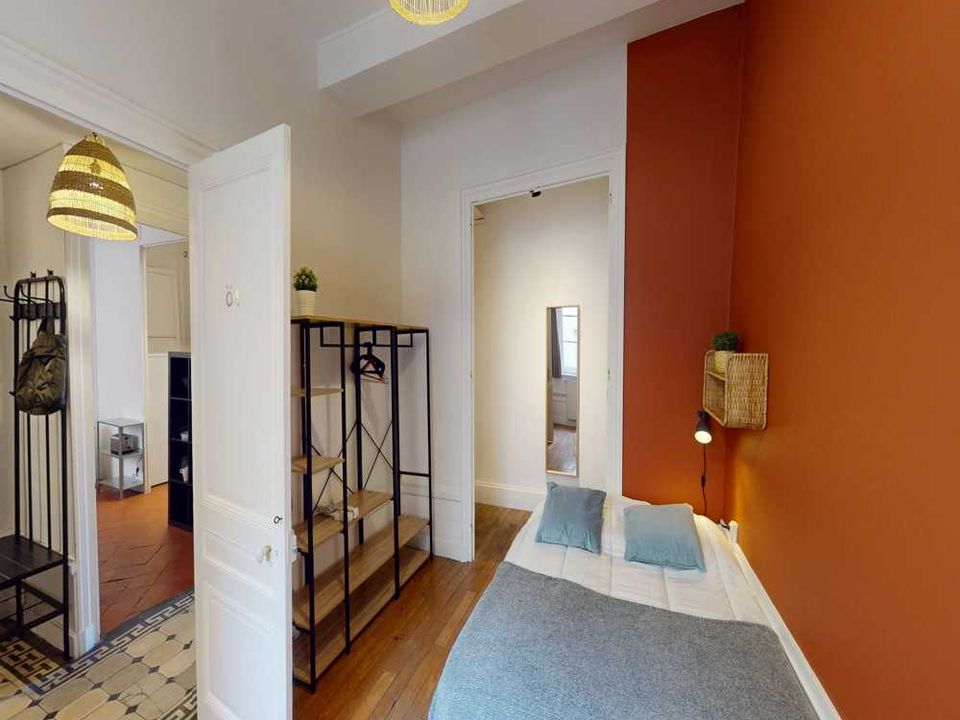 Apartment in Lyon, Rhone - photo 4