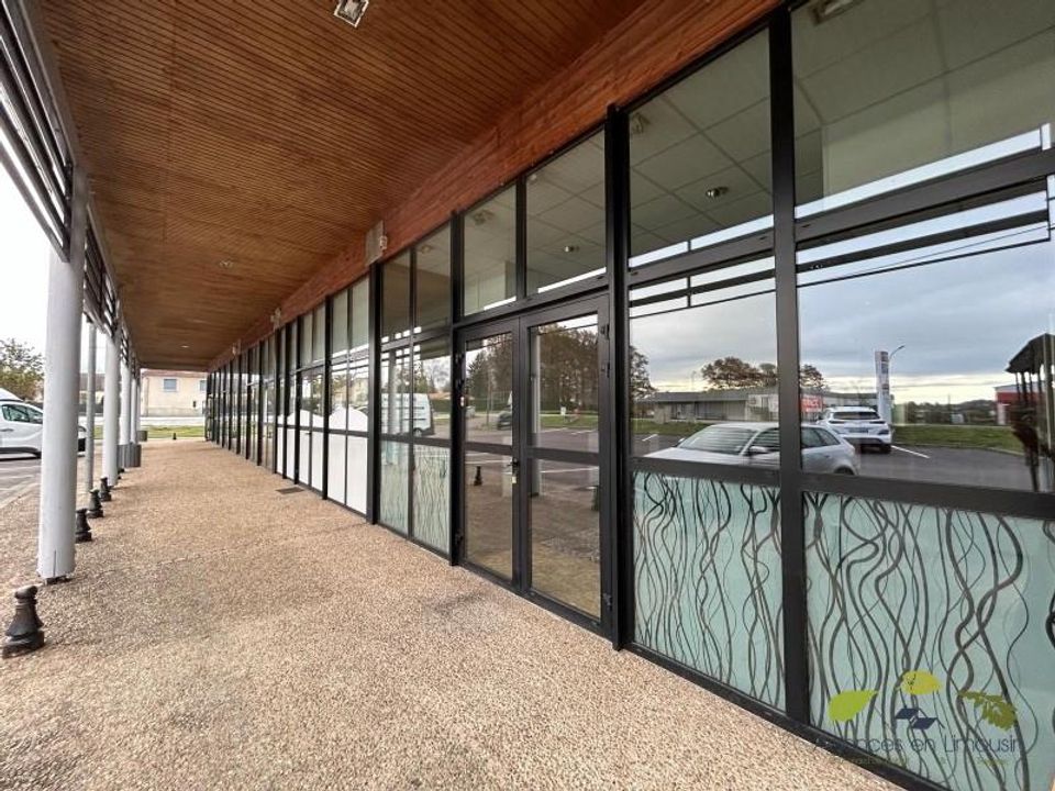 L'establiment comercial a Saint-Leonard-de-Noblat, Haute-Vienne - foto 1