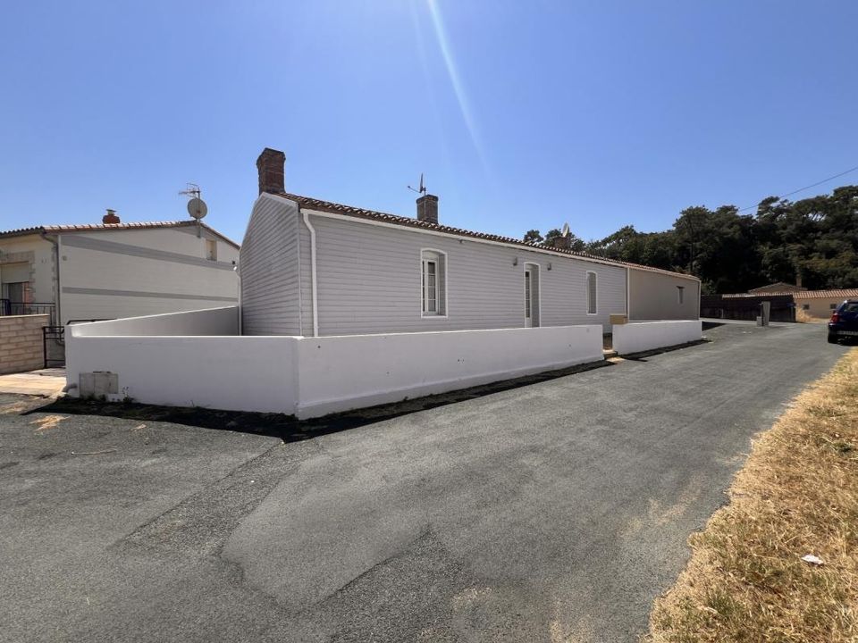 Casa de poble a Longeville-sur-Mer, Vendee - foto 1