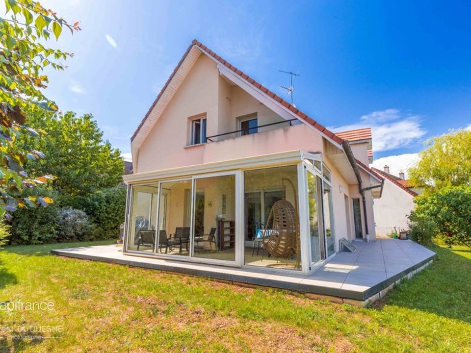Villa in Fontaine-les-Dijon, Cote-d'Or - foto 1