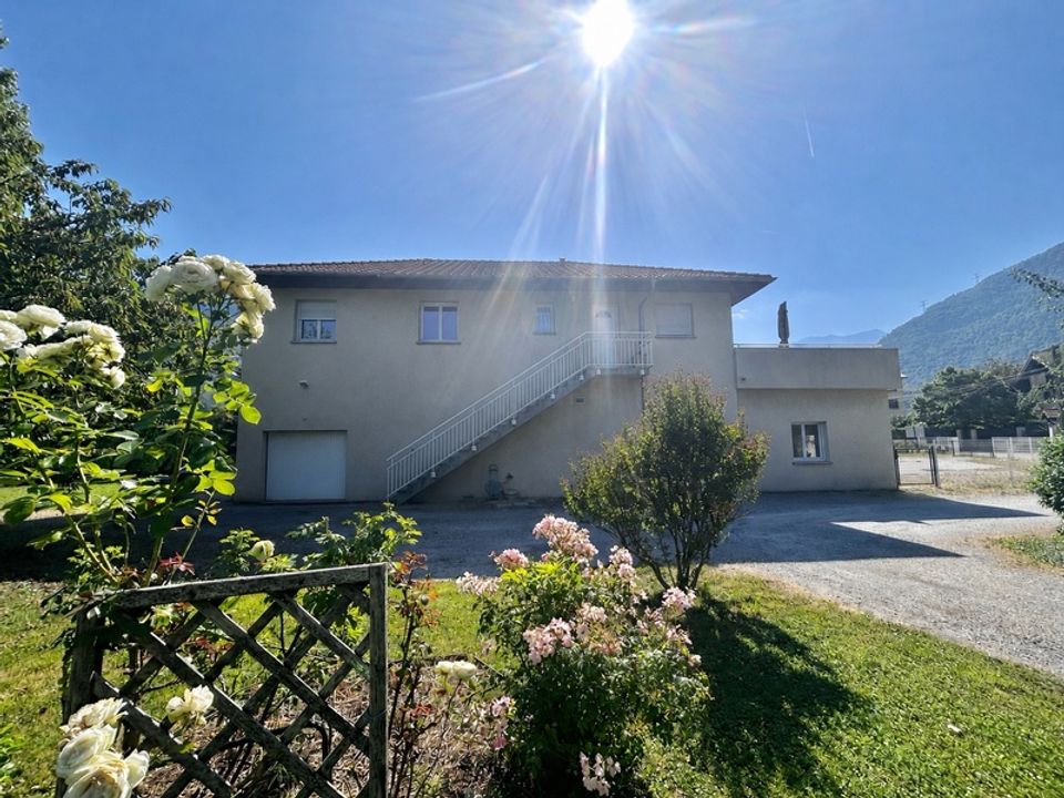 Villa in Albertville, Savoie - foto 1
