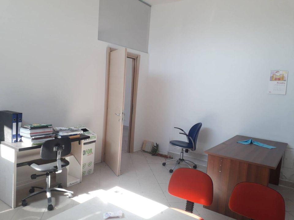 L'establiment comercial a Cascina, Pisa - foto 2