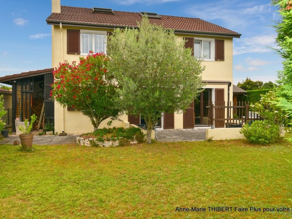 Villa - Chassieu, Rhone - photo 1