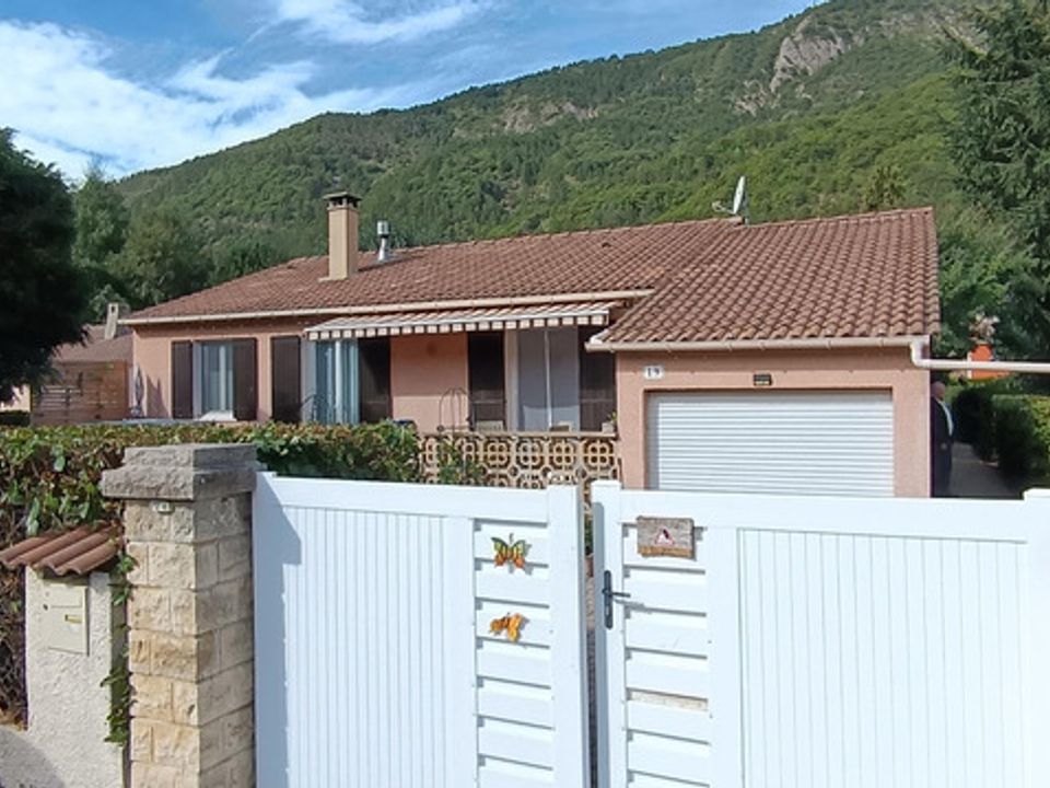 Villa i Digne-les-Bains, Alpes-de-Haute-Provence - foto 1