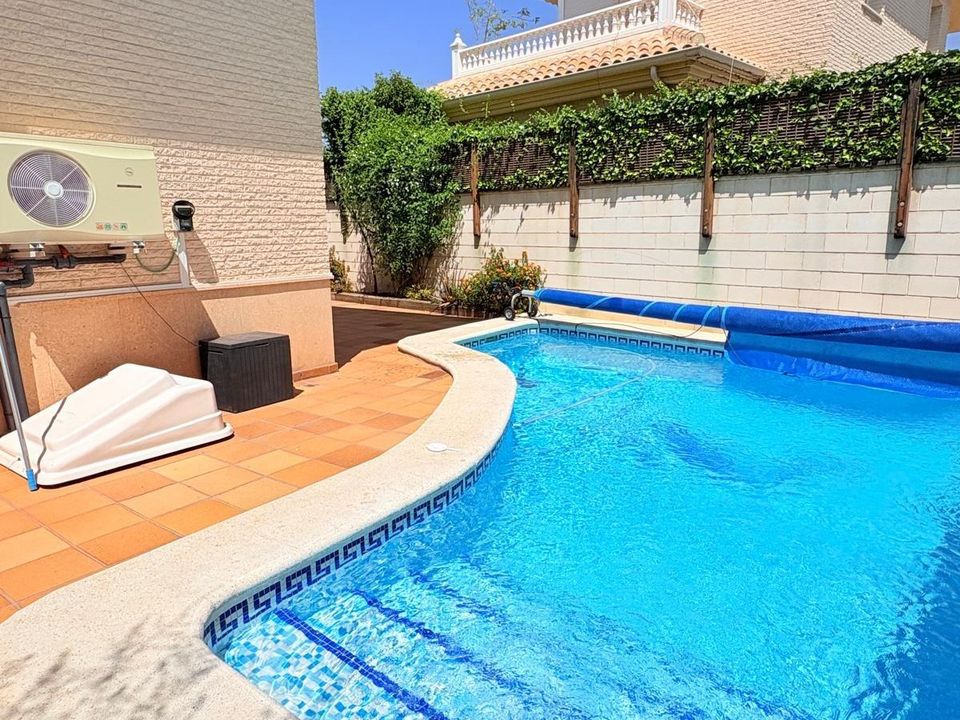 Villa i Petrer, Alicante - foto 1