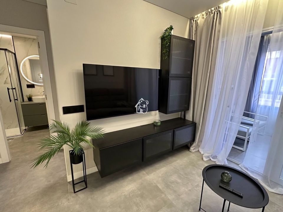 Apartment in Torrevieja, Alicante - photo 3