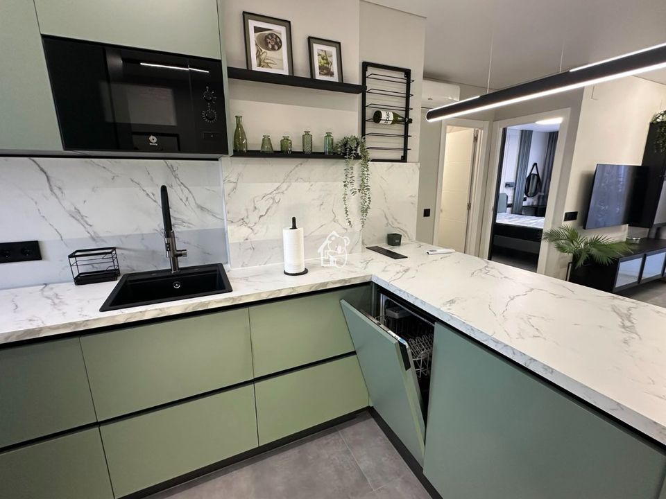 Apartment in Torrevieja, Alicante - photo 4