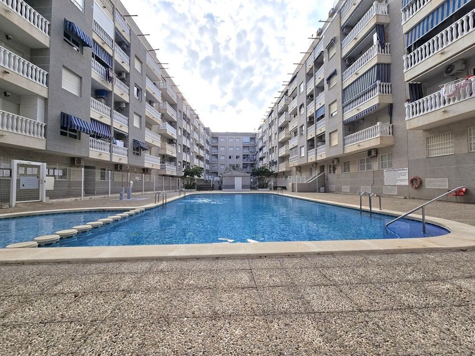 Lejlighed i Torrevieja, Alicante - foto 2