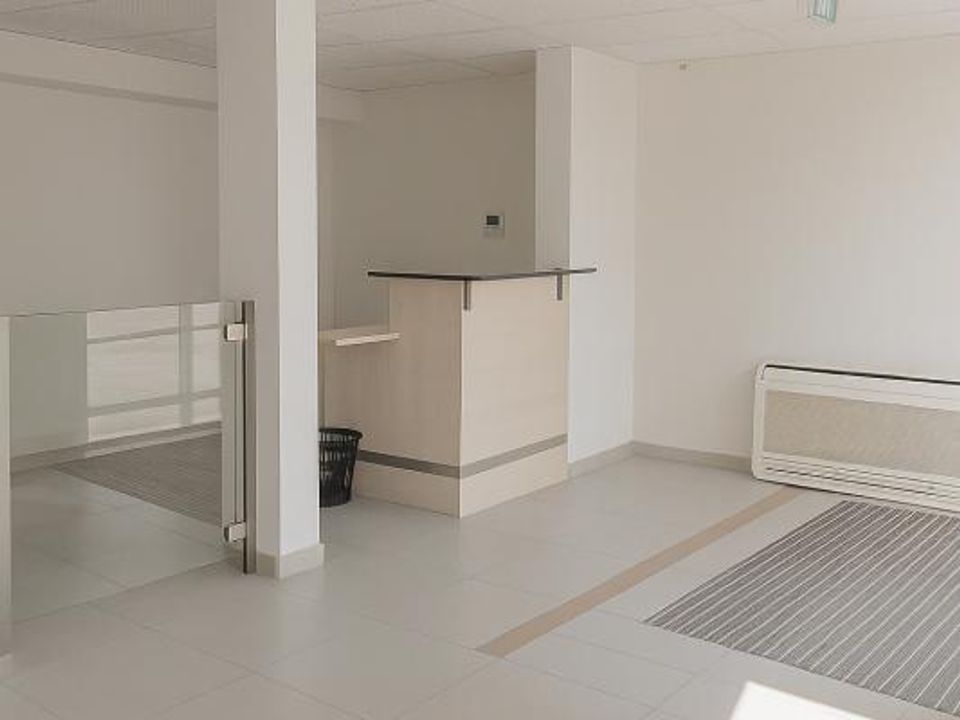L'establiment comercial a Le Pontet, Vaucluse - foto 2