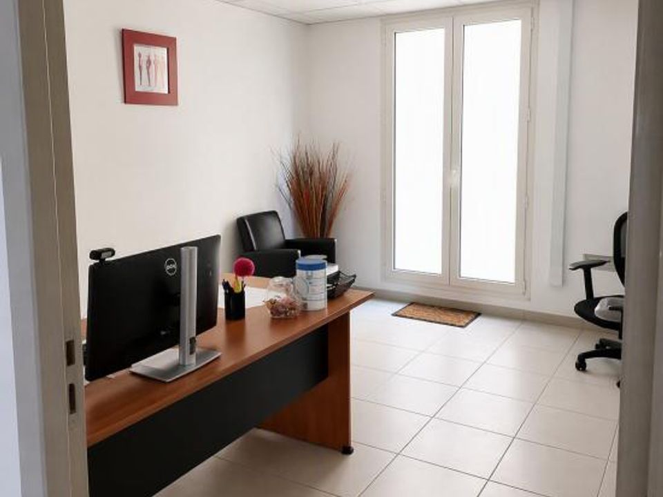 Propiedad comercial en Manosque, Alpes-de-Haute-Provence - foto 4
