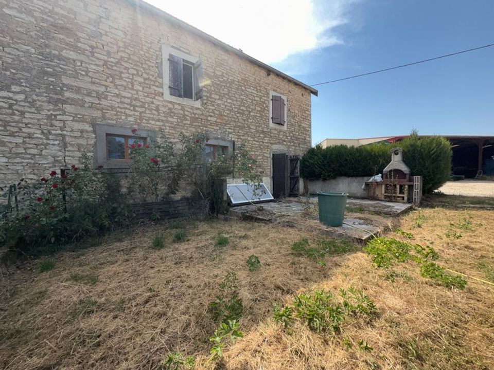 Farm i Vauconcourt-Nervezain, Haute-Saone - foto 3