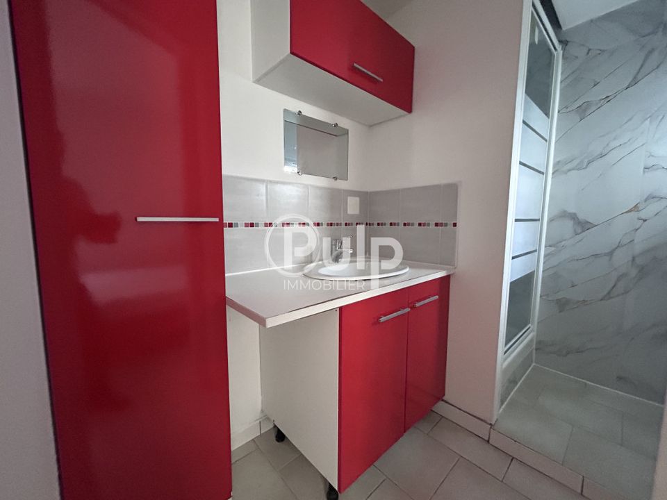 Apartment in Sallaumines, Pas-de-Calais - photo 2