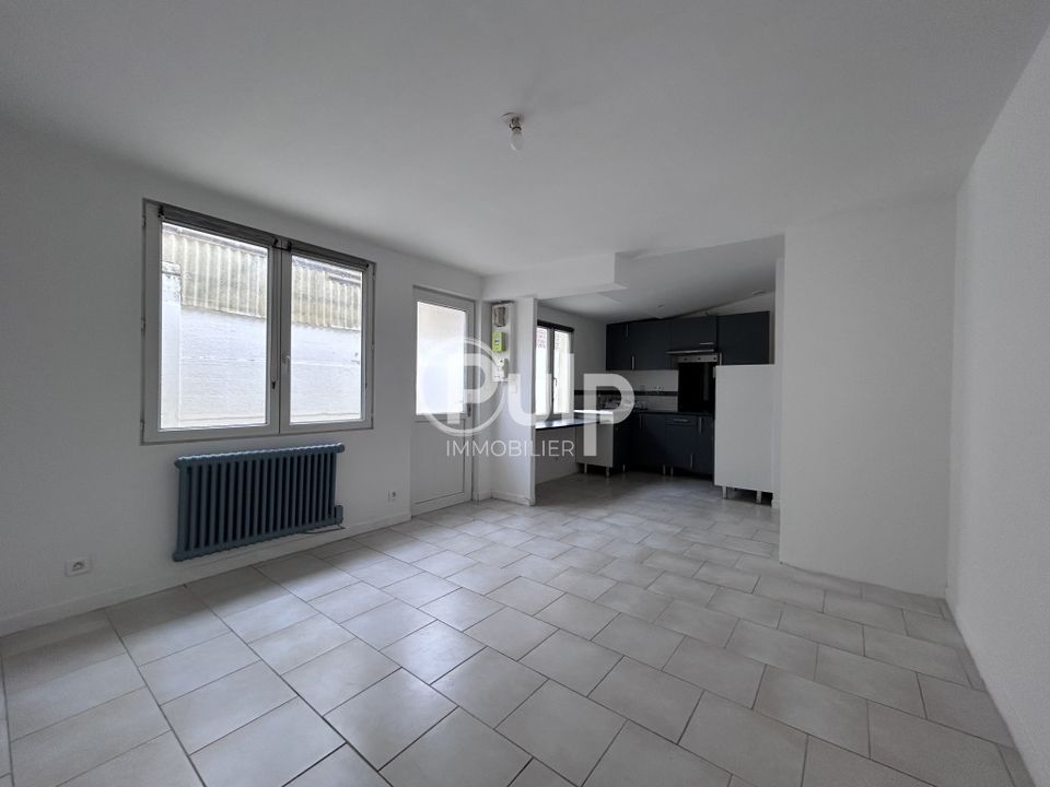 Apartment in Sallaumines, Pas-de-Calais - photo 4