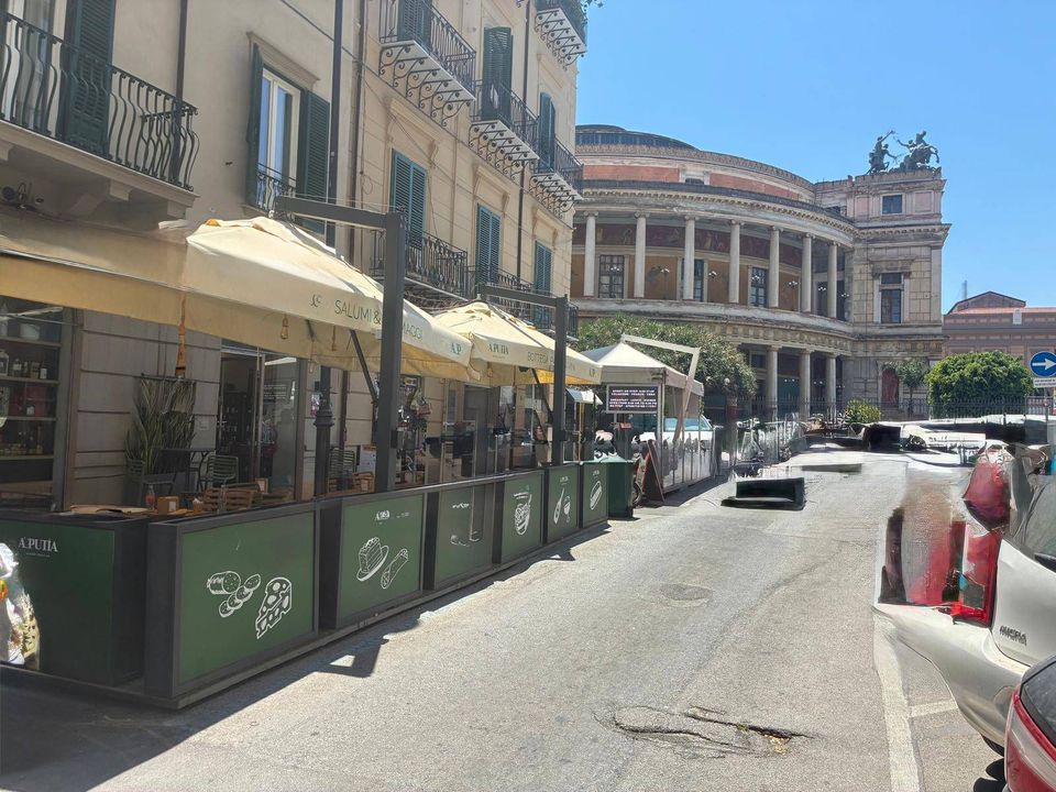 Erhvervsejendom i Palermo, Palermo - foto 1
