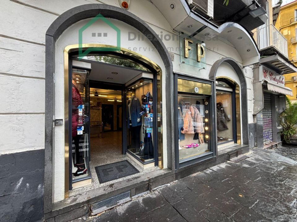 Erhvervsejendom i Naples, Naples - foto 1