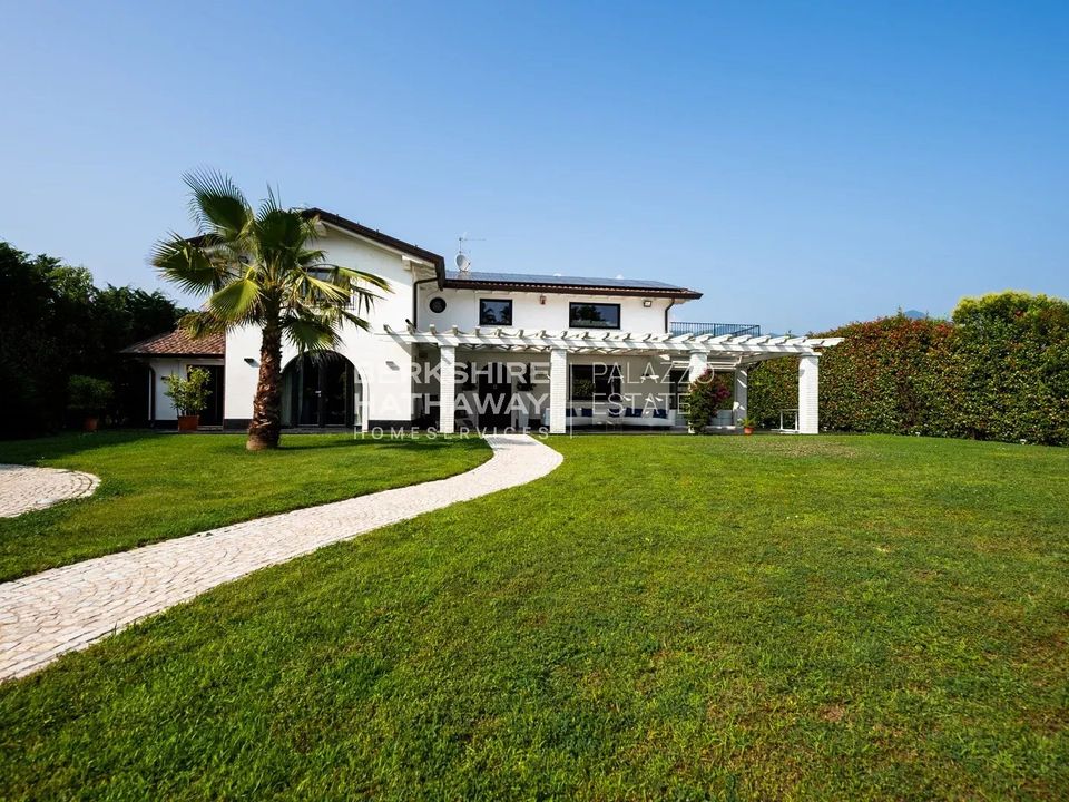 Villa i Pietrasanta, Lucca - bilde 1