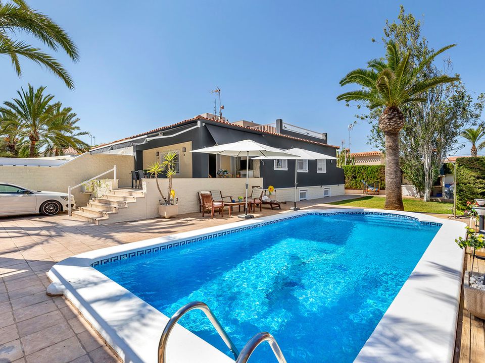 Villa a Punta Prima, Alicante - foto 1