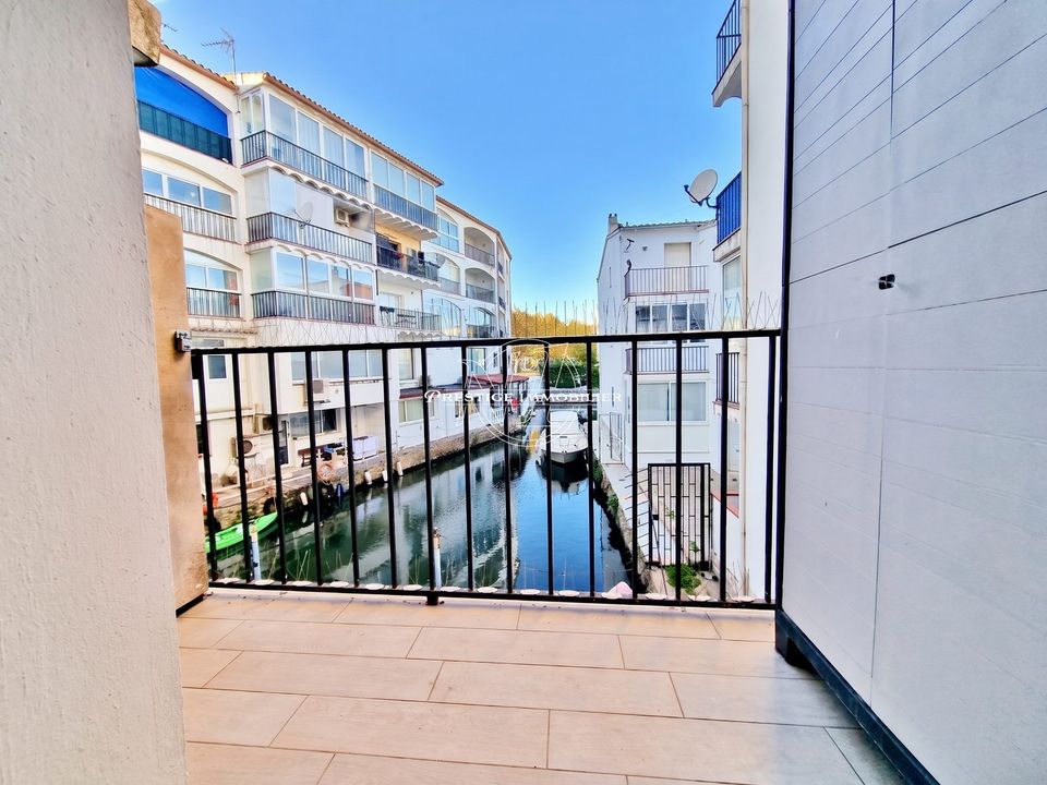 Lejlighed i Empuriabrava, Gerona - foto 5