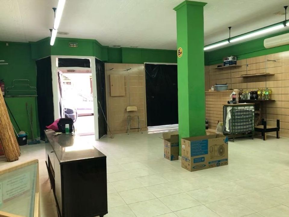 L'establiment comercial a Dolores, Alicante - foto 1