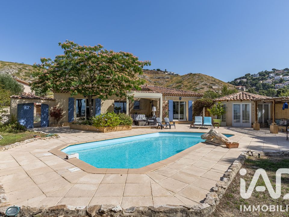 Villa en Marseille, Bouches-du-Rhone - foto 1