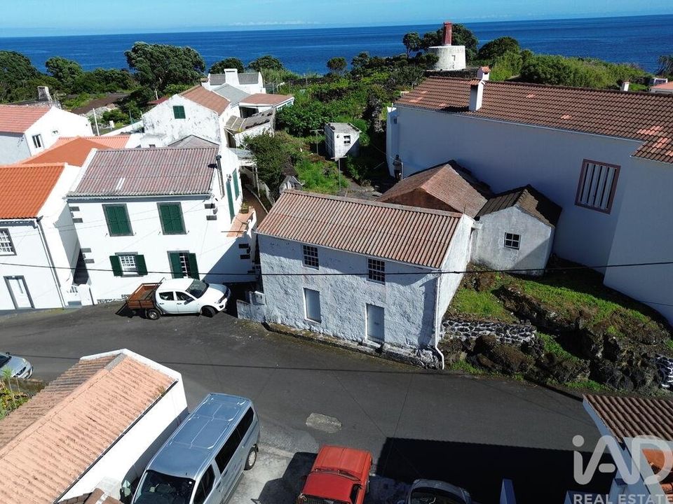 Casa de pueblo en Lajes do Pico, Pico - foto 1