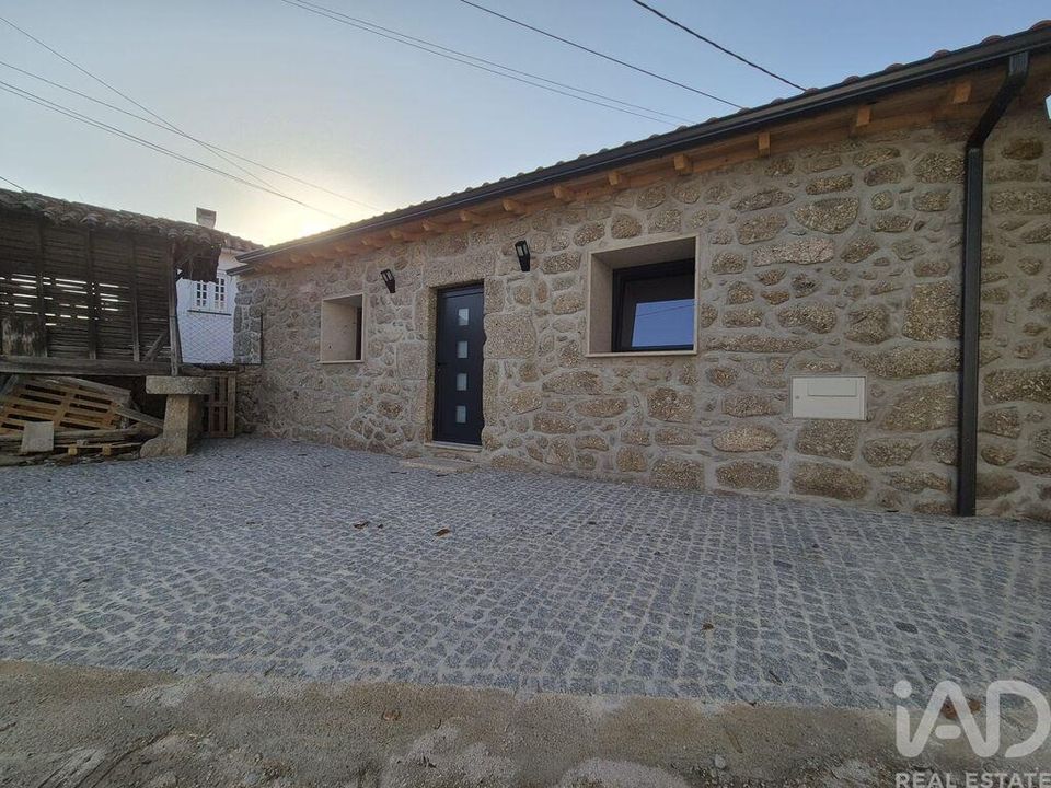 Casa de pueblo en Ponte da Barca, Viana do Castelo - foto 1