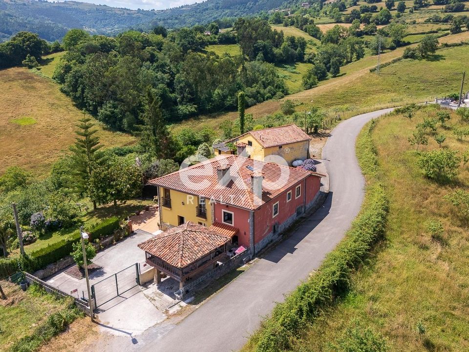 Casa adossada a Villaviciosa, Asturias - foto 1