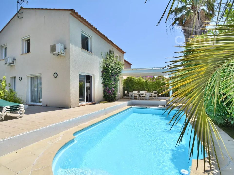Villa i Saint-Cyprien, Pyrenees-Orientales - foto 1