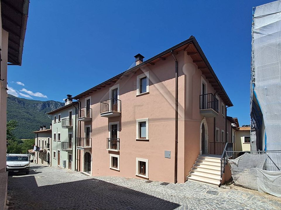Villa i Sant'Eusanio Forconese, L'Aquila - bilde 1