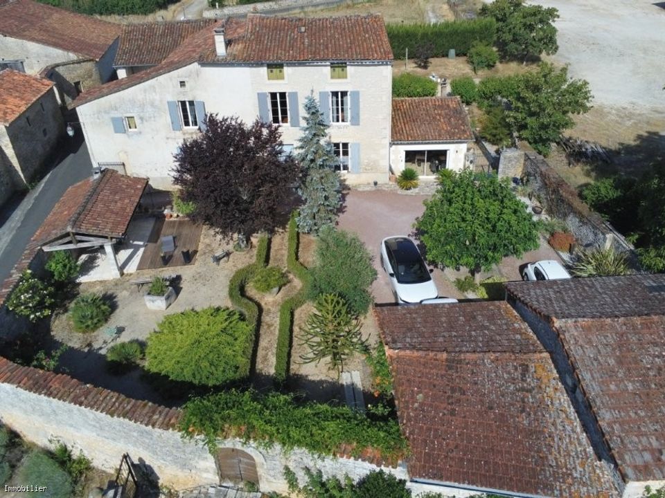 Villa i Verteuil-sur-Charente, Charente - bilde 1