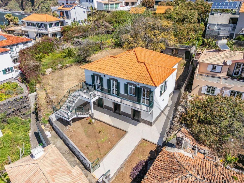 Casa de pueblo en Calheta, Madeira - foto 1