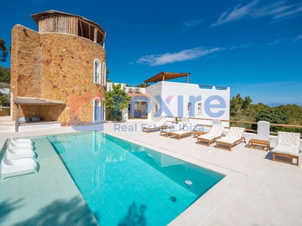 Villa i Cala de Bou, Ibiza - bilde 1