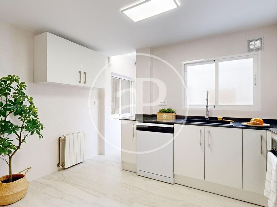 Apartment in Valencia, Valencia - photo 4