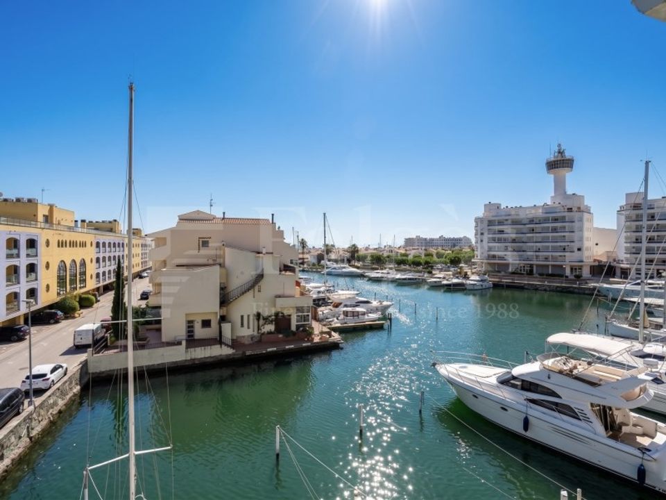 Lejlighed i Empuriabrava, Gerona - foto 2