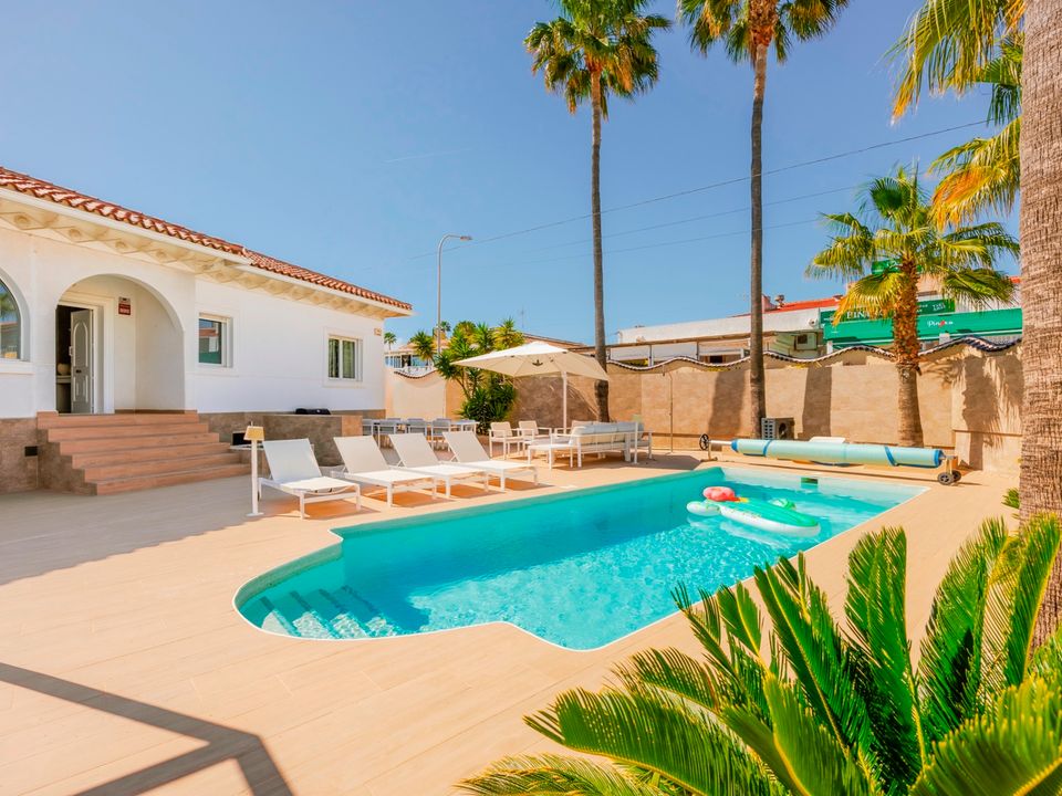 Villa - Ciudad Quesada, Alicante - photo 1