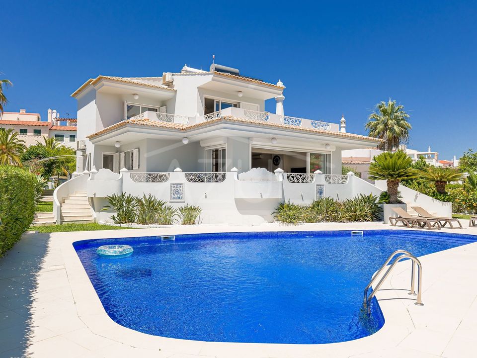 Villa i Quarteira, Faro - foto 1