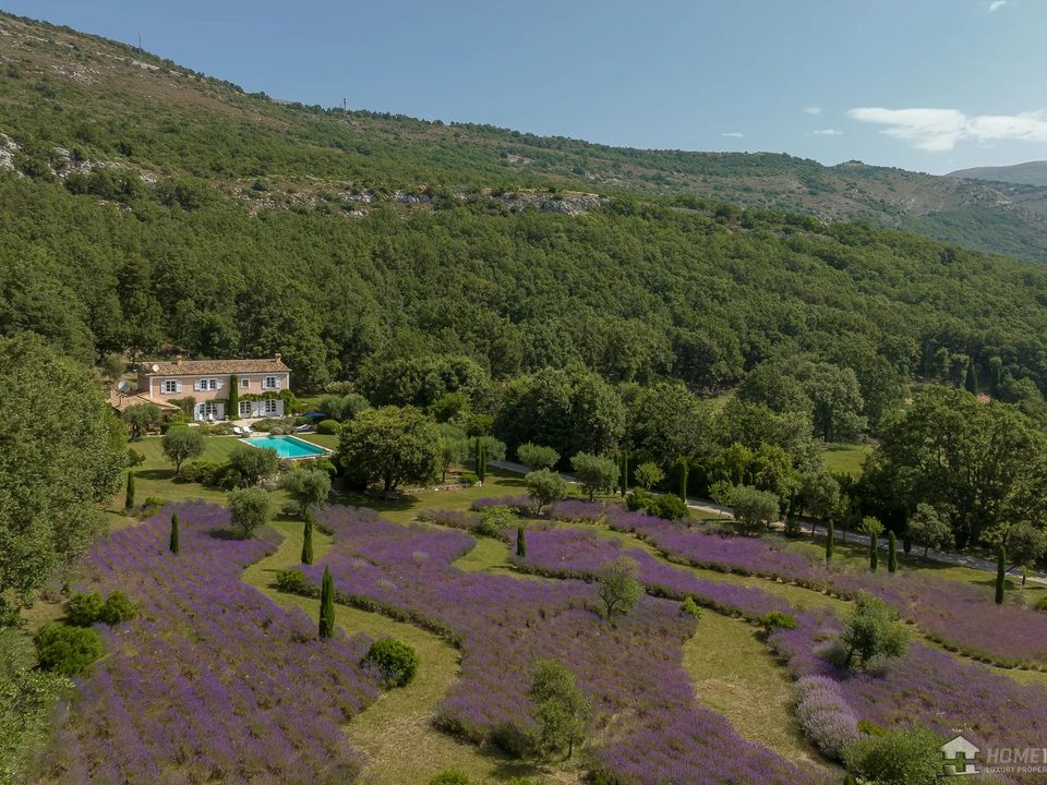 Villa i Saint-Vallier-de-Thiey, Alpes-Maritimes - foto 1