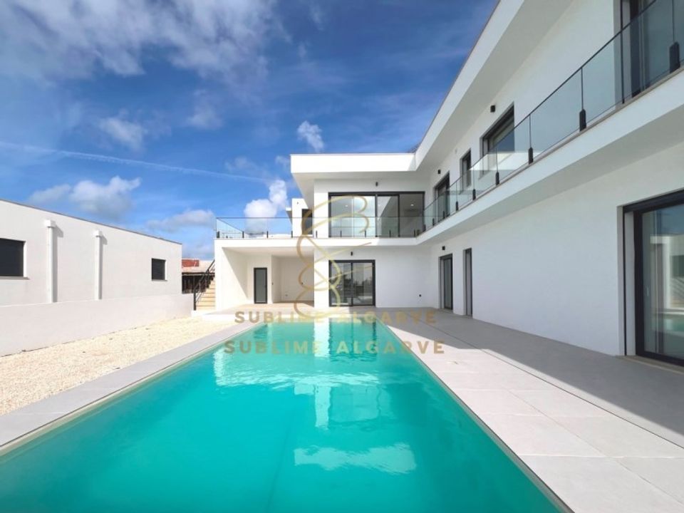 Villa en Mafra, Lisbon - foto 1