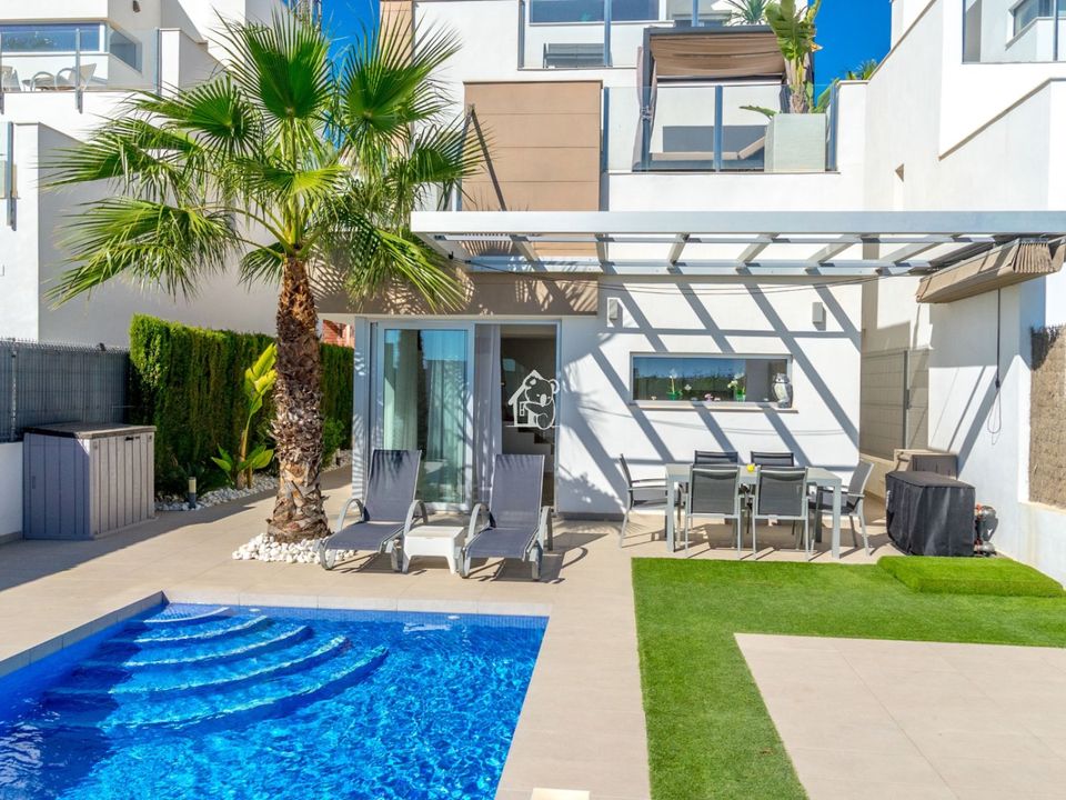 Villa in Guardamar Del Segura, Alicante - photo 5