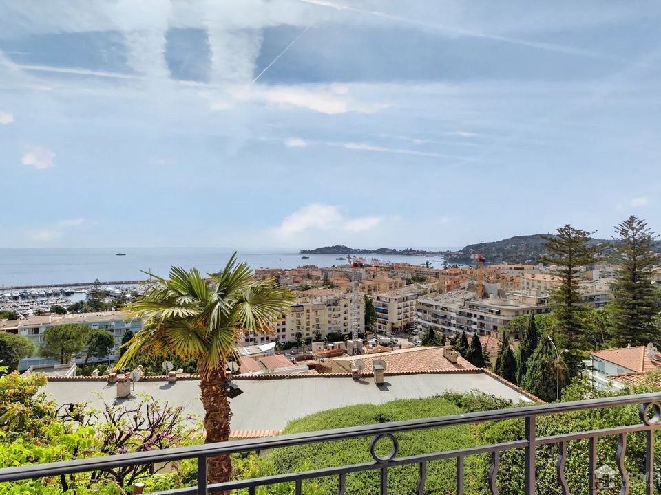 Lejlighed i Beaulieu-sur-Mer, Alpes-Maritimes - foto 2