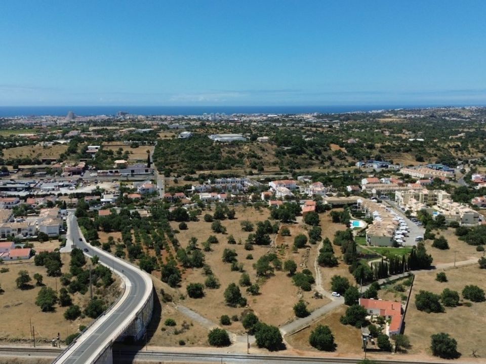 Terreno en Ferreiras, Faro - foto 1