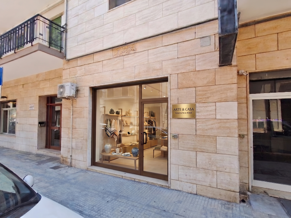 Commercial property in Lecce, Lecce - photo 2