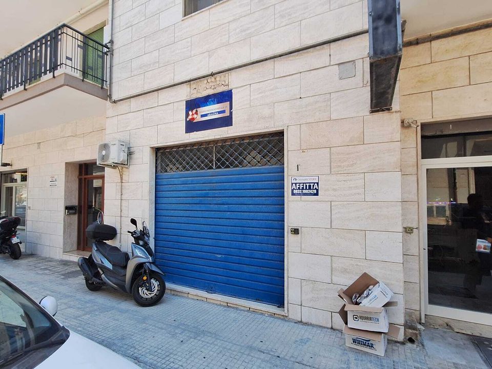 Commercial property in Lecce, Lecce - photo 3
