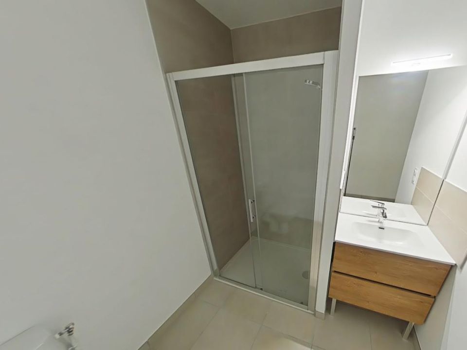 Apartment in Clermont-Ferrand, Puy-de-Dome - photo 4