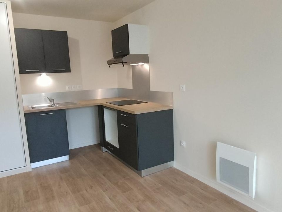 Apartment in Fleury-sur-Orne, Calvados - photo 1