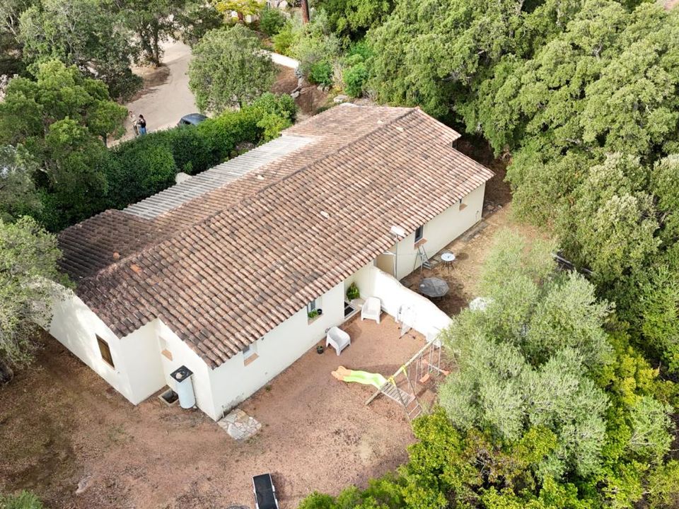 Villa en San-Gavino-di-Carbini, Corse-du-Sud - foto 1