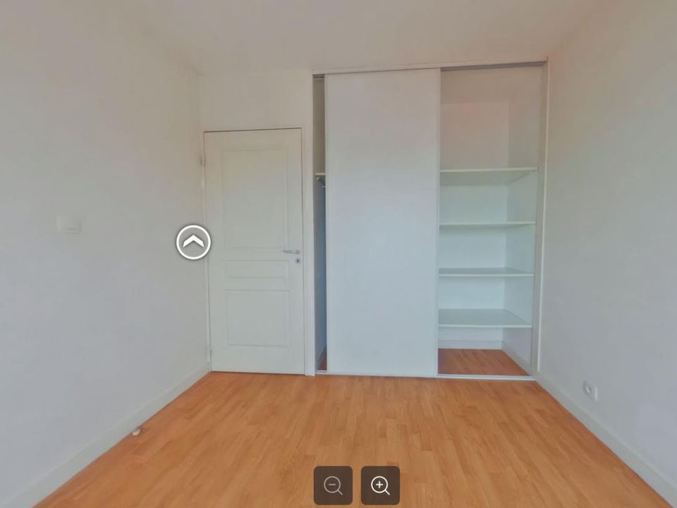 Apartment in Poitiers, Vienne - photo 3